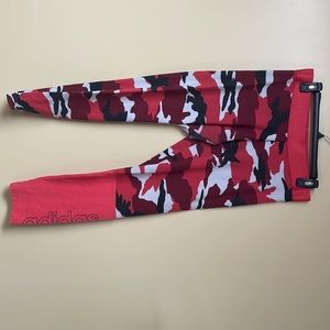 RED CAMO ADIDAS LEGGINGS